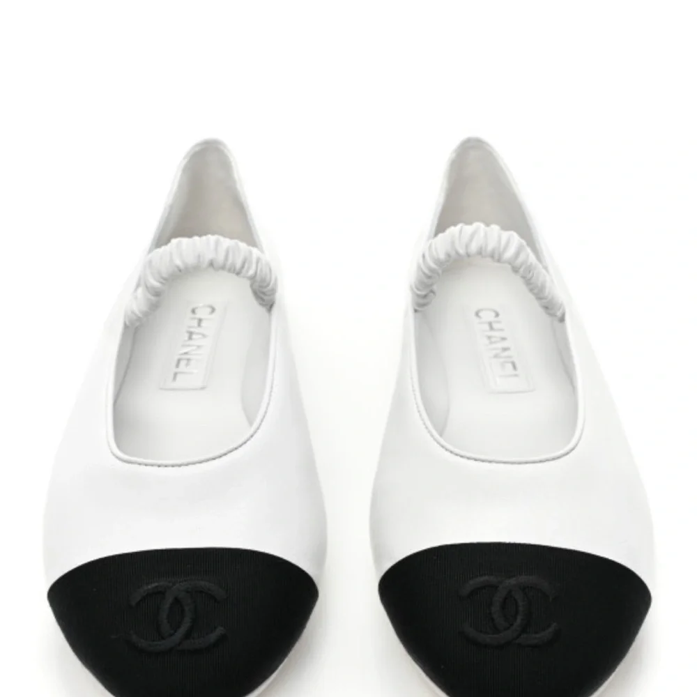 Chanel White and Black Ballet Flats - Picture 2 of 10